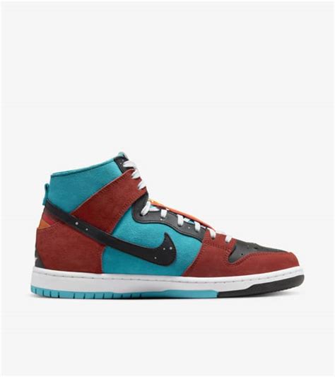 Nike turquoise blue firewood orange